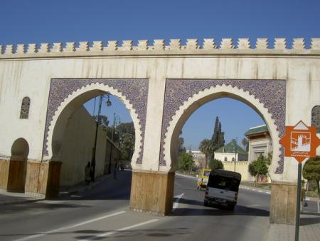 c l'extérieure de mon quartier c bab riafa